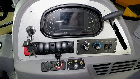  Экскаватор-погрузчик HYPER H695F арт. 10000018 низкие цены 