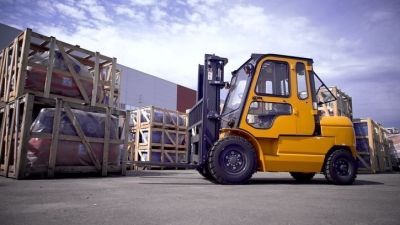 Как выбрать погрузчик для сложных условий эксплуатации